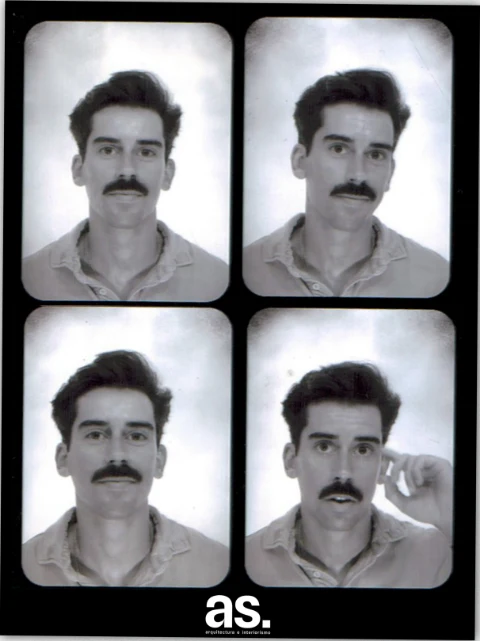 Tira de fotomatón con cuatro retratos de Alejandro Soldado y el logotipo del estudio impreso